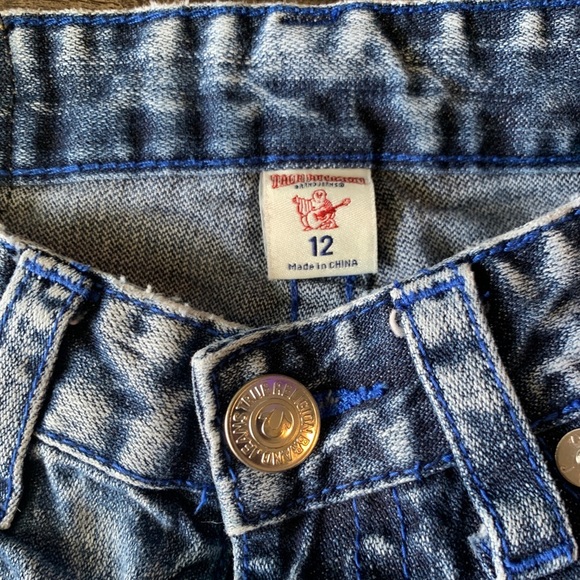 ❤️SOLD Children’s True Religion Straight Fit Contrast Acid Wash Distressed Jeans - Picture 3 of 11